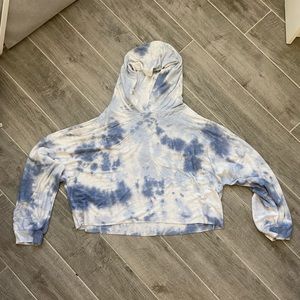 Kittenish cropped tie dye hoodie